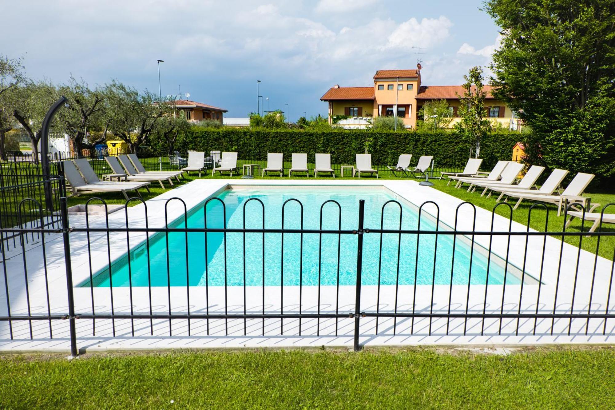 דסנזאנו דל גארדה Villa Colli Storici מראה חיצוני תמונה